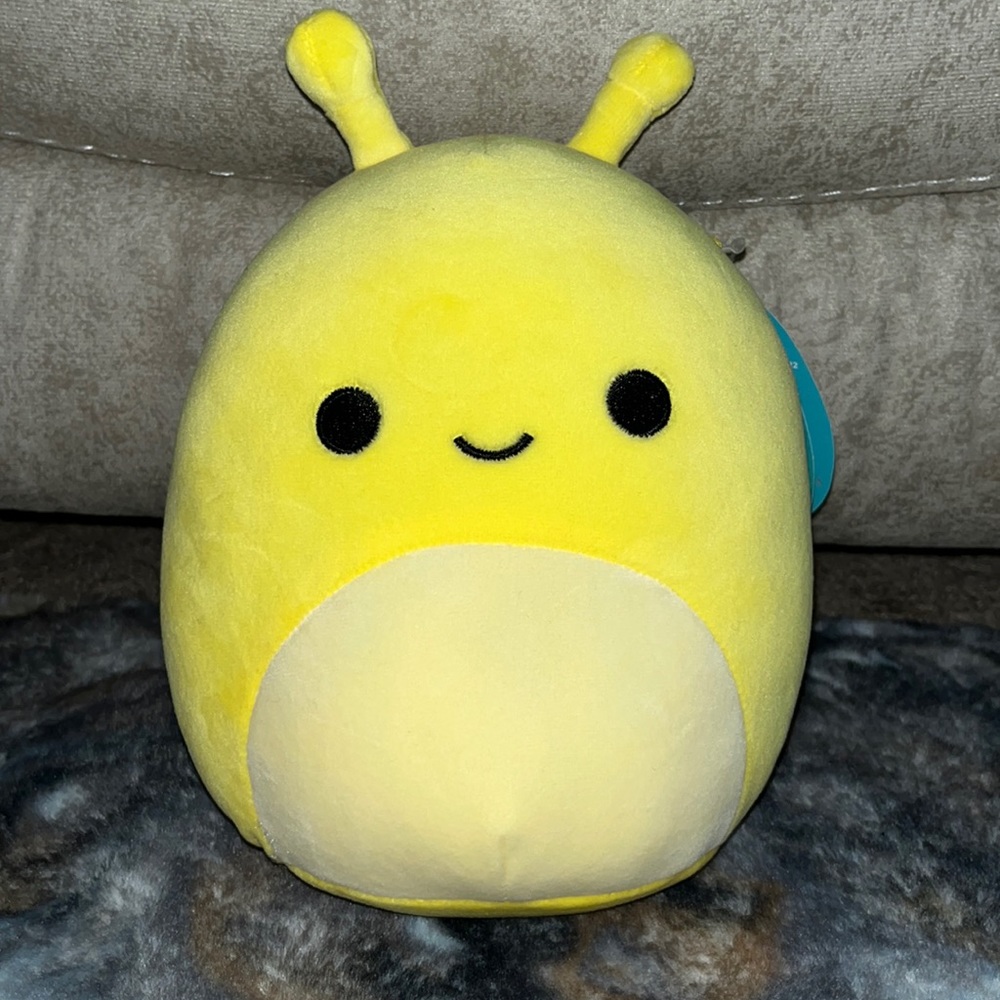 🍌Squishmallows Zarina the Banana Slug NWT 7.5”